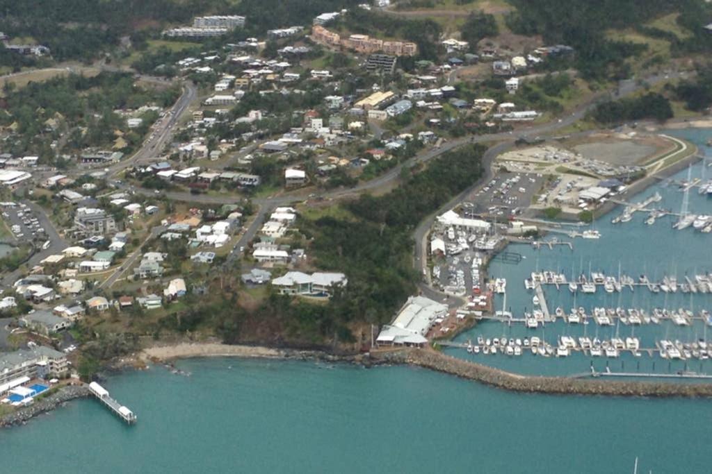 Oceanview Apartment Airlie Beach Exteriör bild