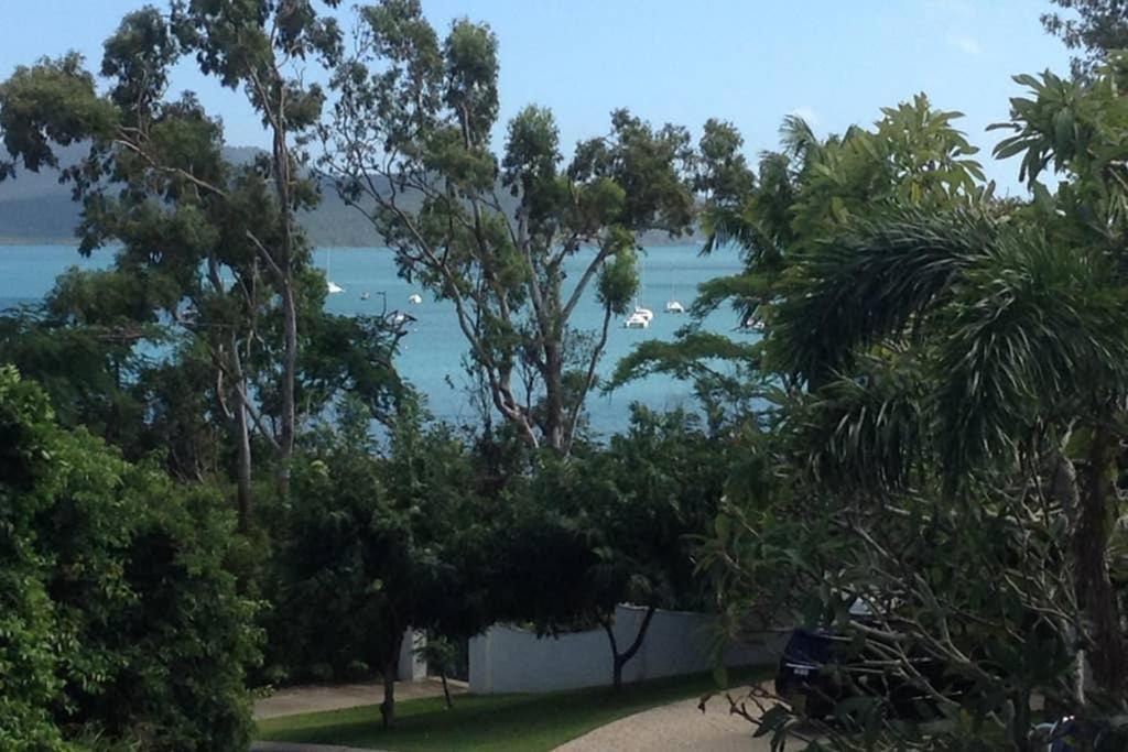 Oceanview Apartment Airlie Beach Exteriör bild