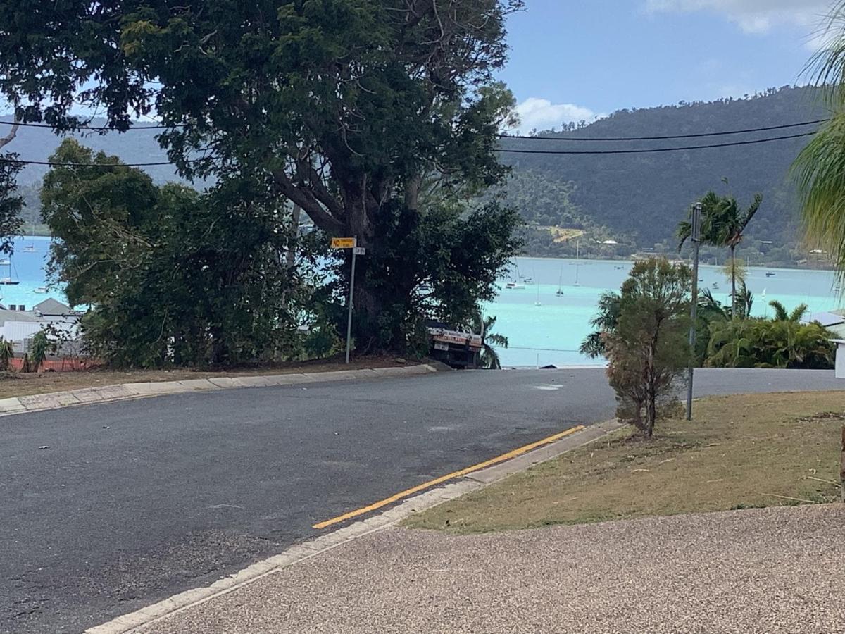 Oceanview Apartment Airlie Beach Exteriör bild